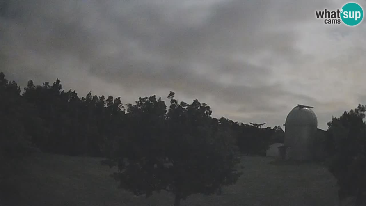 Webcam live dell’Osservatorio di  – Esplora il cielo, gli asteroidi, i comete e i meteoroidi.