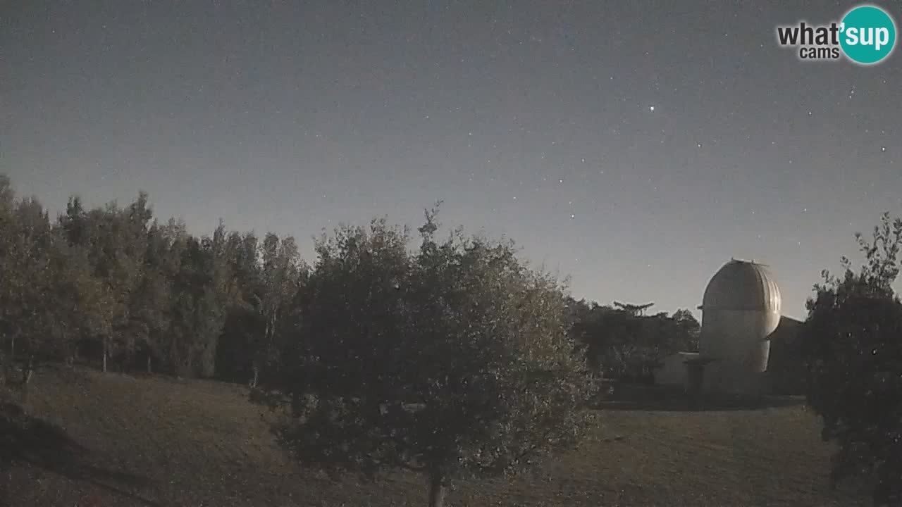 Webcam live dell’Osservatorio di  – Esplora il cielo, gli asteroidi, i comete e i meteoroidi.