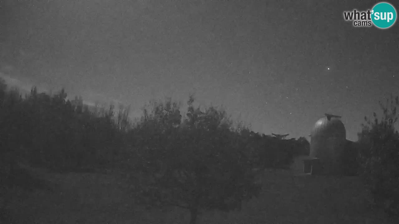 Webcam live dell’Osservatorio di  – Esplora il cielo, gli asteroidi, i comete e i meteoroidi.