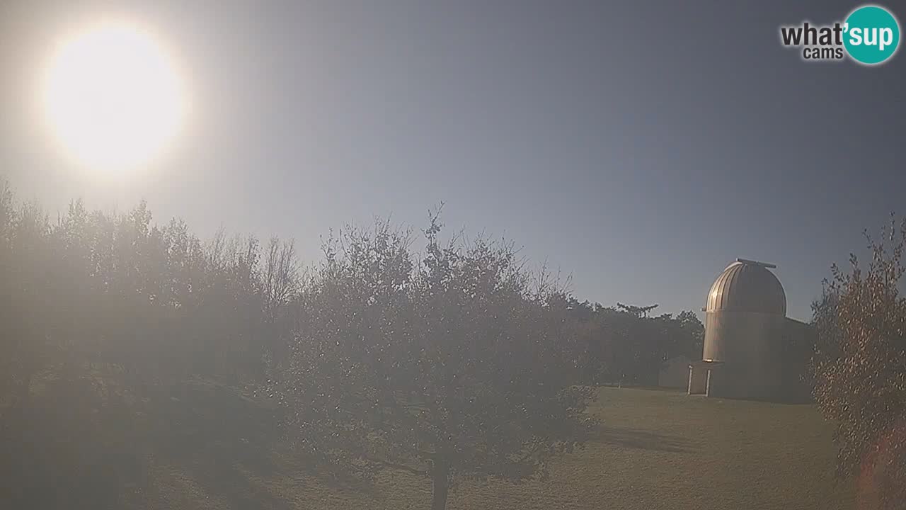 Cámara web en vivo del Observatorio de Višnjan: explora el cielo, los asteroides, cometas y meteoroides