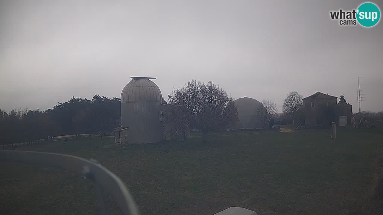 Webcam en direct de l’Observatoire de Višnjan – Explorez le ciel, les astéroïdes, les comètes et les météoroïdes