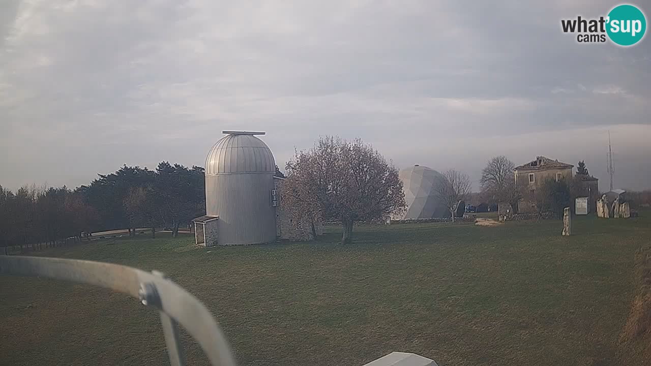 Cámara web en vivo del Observatorio de Višnjan: explora el cielo, los asteroides, cometas y meteoroides