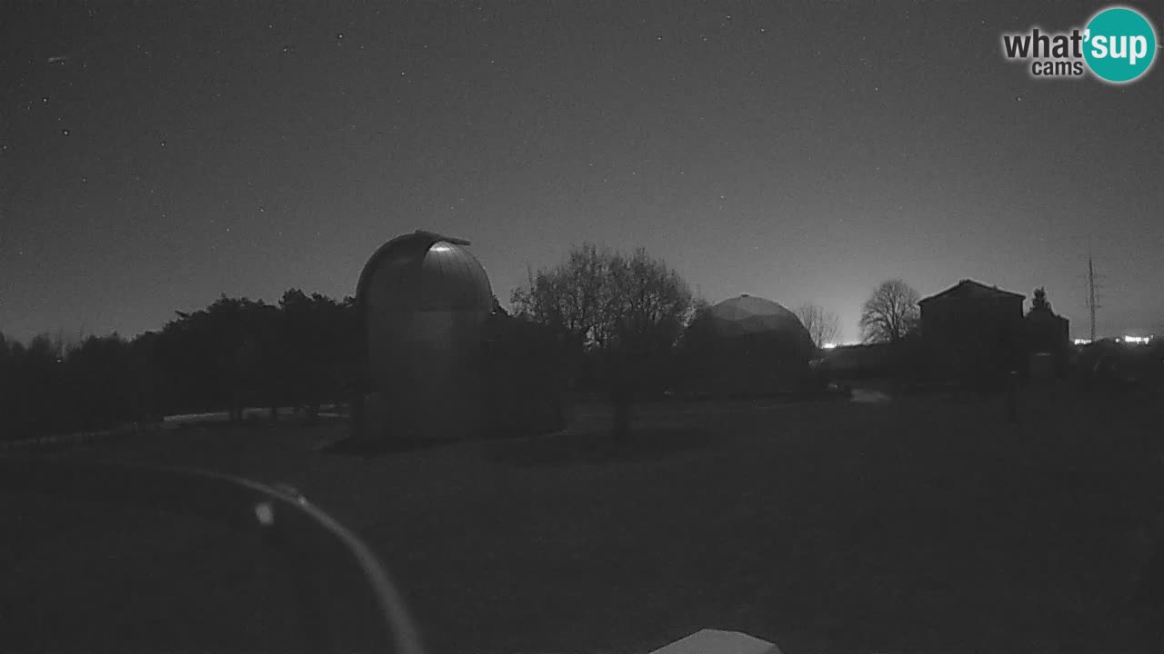 Webcam en direct de l’Observatoire de Višnjan – Explorez le ciel, les astéroïdes, les comètes et les météoroïdes