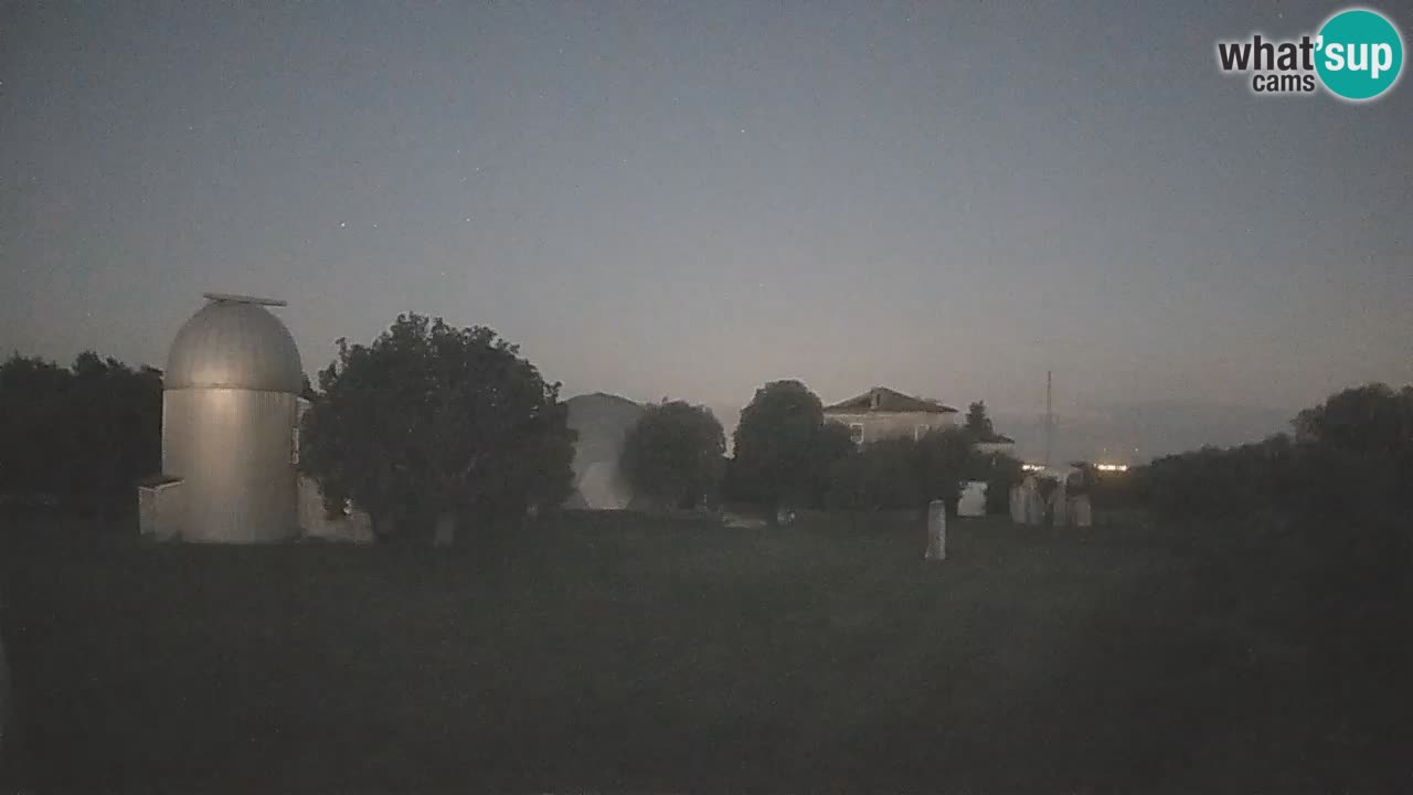 Webcam en direct de l’Observatoire de Višnjan – Explorez le ciel, les astéroïdes, les comètes et les météoroïdes