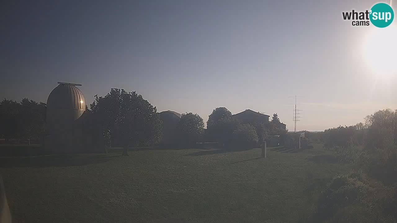 Webcam en direct de l’Observatoire de Višnjan – Explorez le ciel, les astéroïdes, les comètes et les météoroïdes