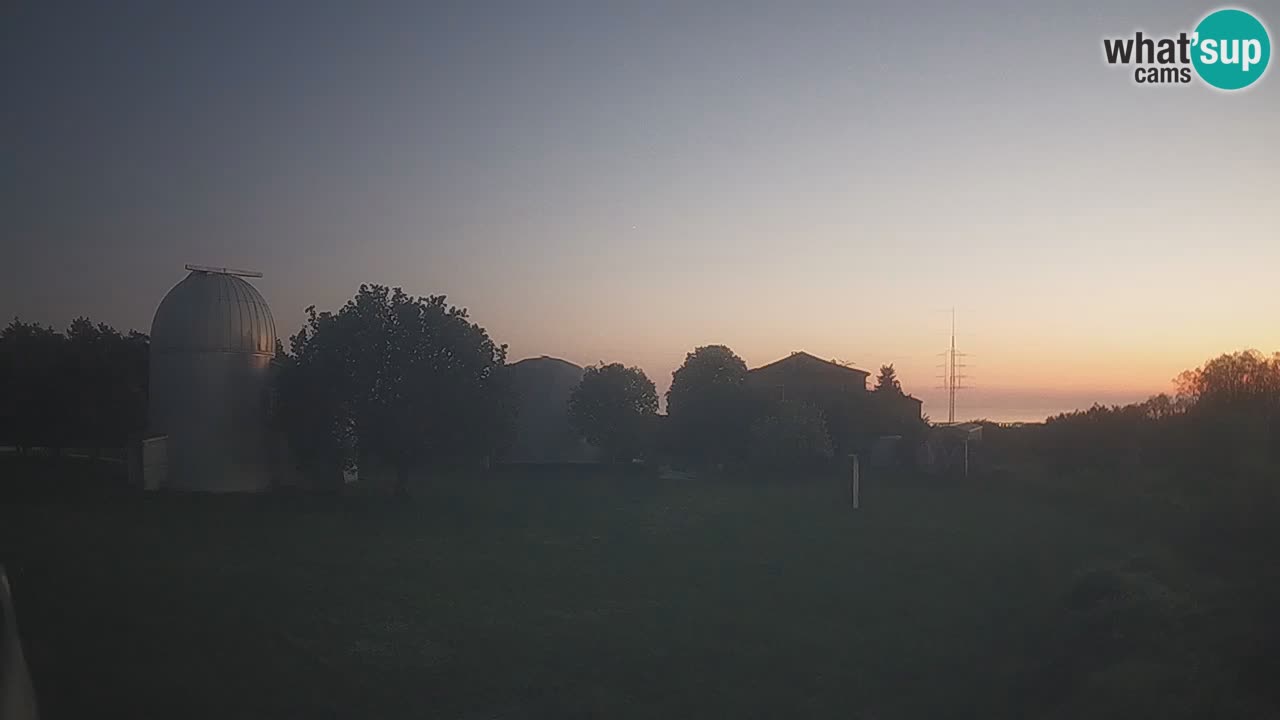 Višnjan Observatory Live Webcam – Explore the Sky, Asteroids, Comets, and Meteoroids