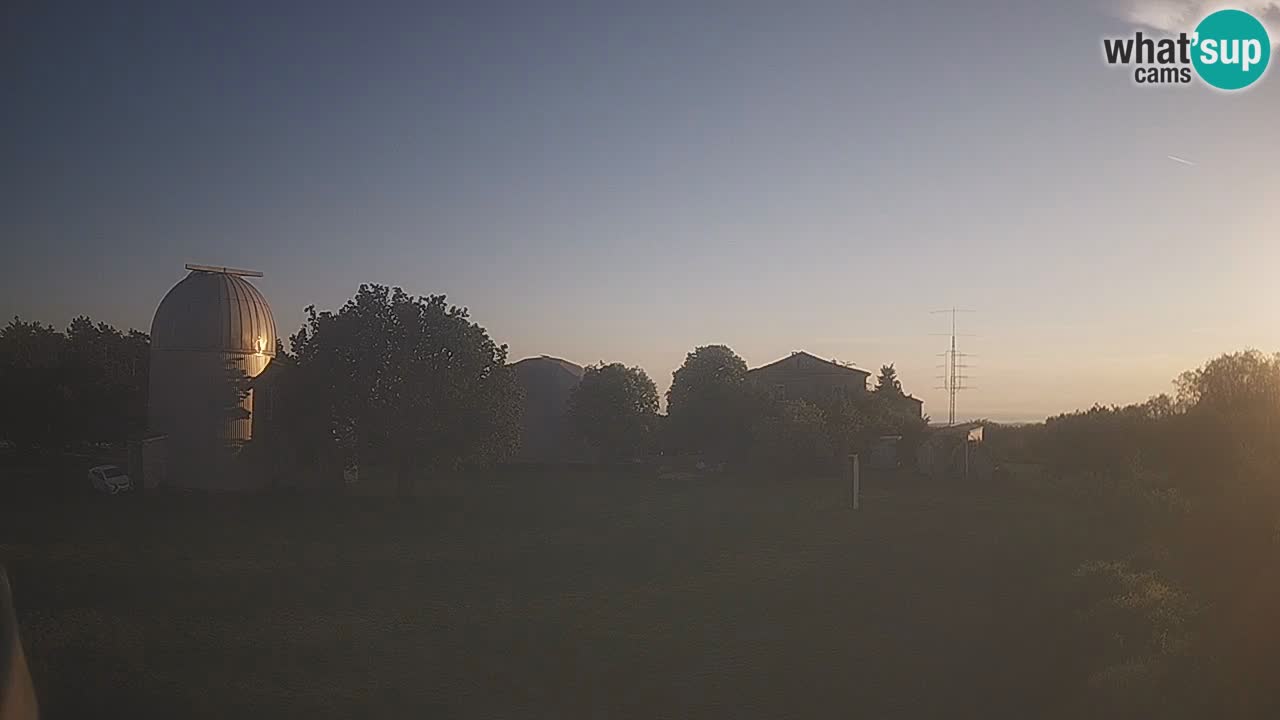 Višnjan-Observatorium Live Webcam – Explore the Sky, Asteroids, Comets, and Meteoroids