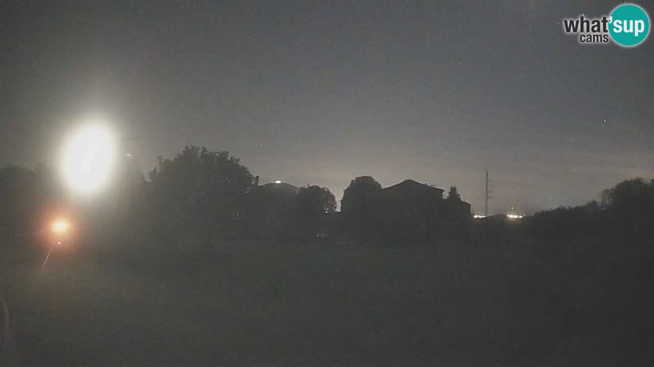Webcam live dell’Osservatorio di  – Esplora il cielo, gli asteroidi, i comete e i meteoroidi.