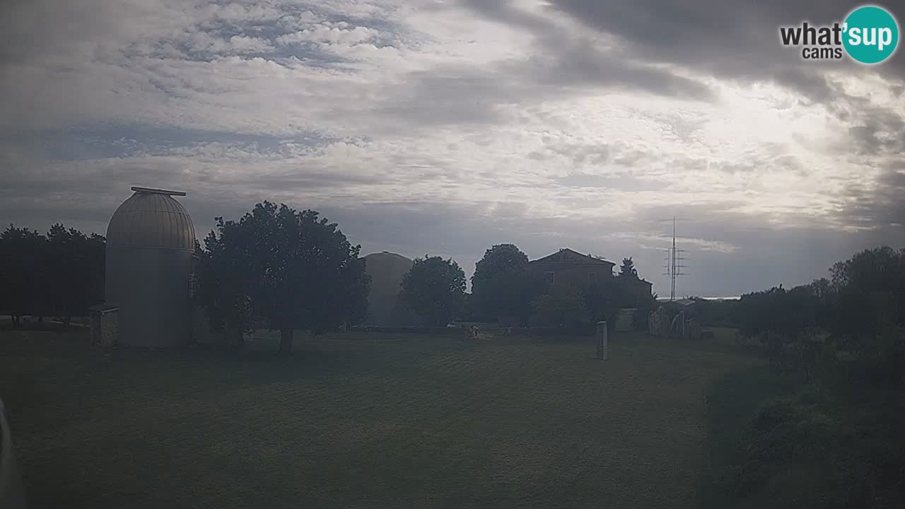 Webcam en direct de l’Observatoire de Višnjan – Explorez le ciel, les astéroïdes, les comètes et les météoroïdes