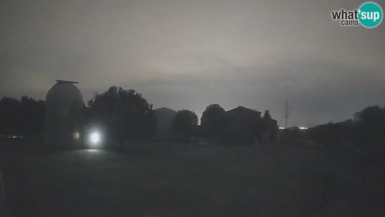 Webcam en direct de l’Observatoire de Višnjan – Explorez le ciel, les astéroïdes, les comètes et les météoroïdes