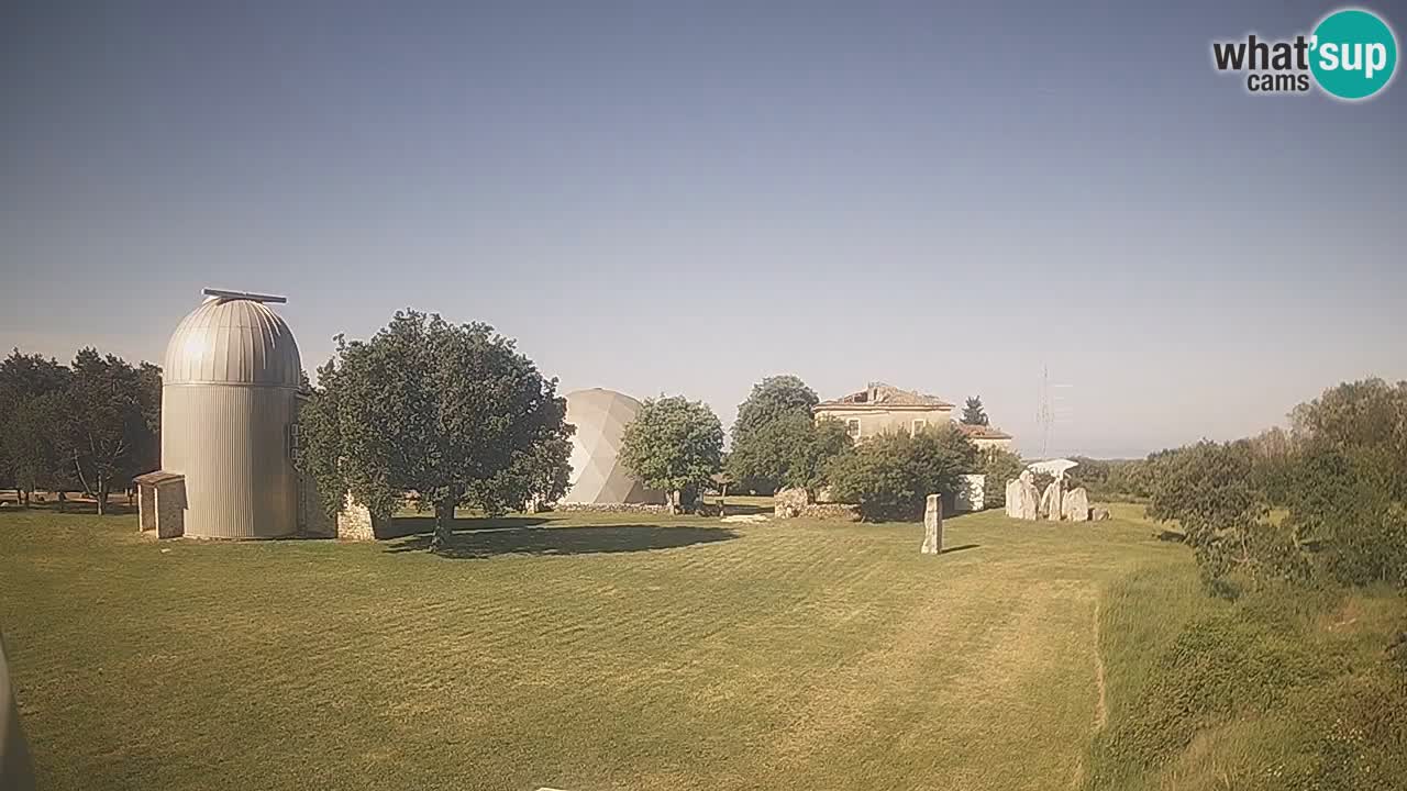 Višnjan Observatory Live Webcam – Explore the Sky, Asteroids, Comets, and Meteoroids