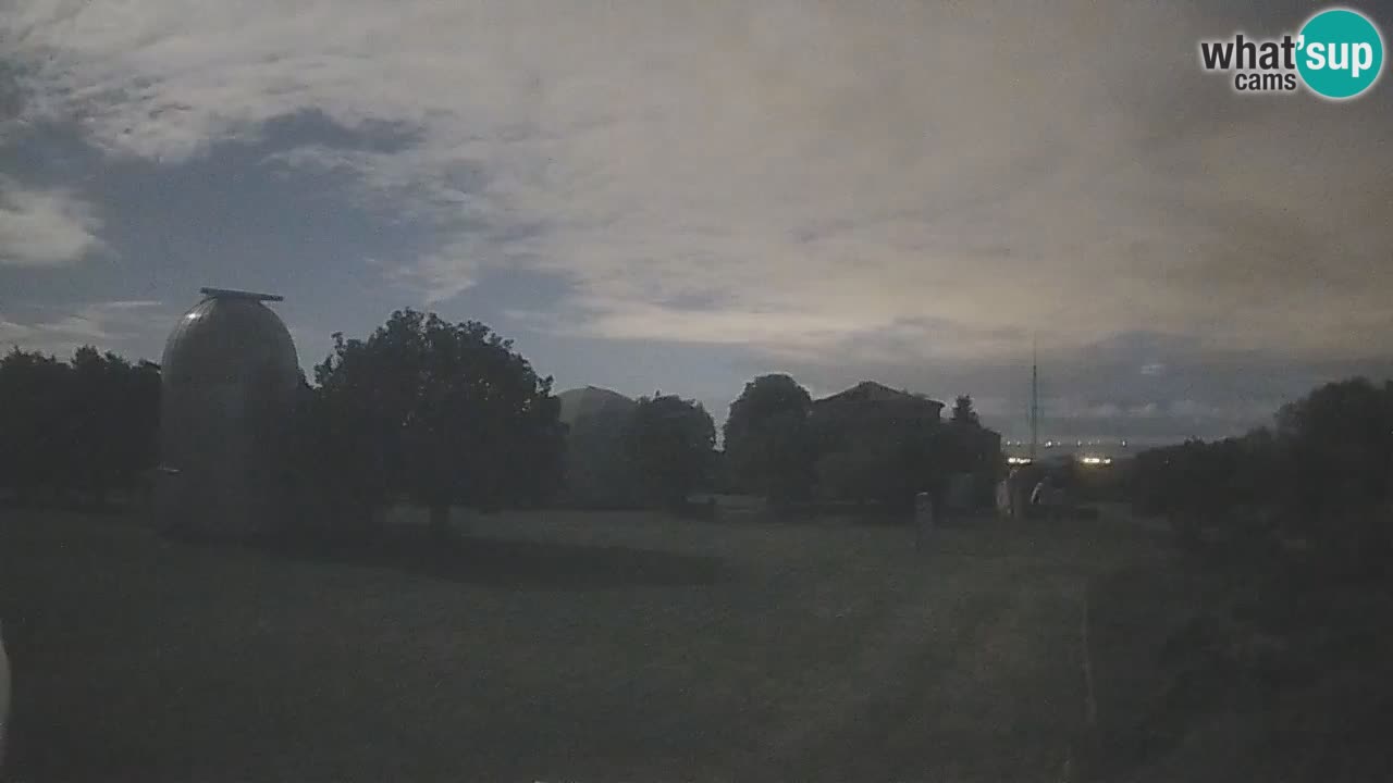 Višnjan-Observatorium Live Webcam – Explore the Sky, Asteroids, Comets, and Meteoroids