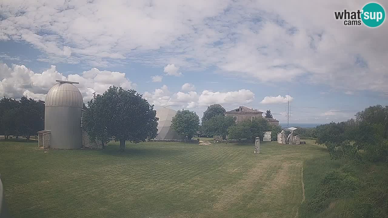 Višnjan Observatory Live Webcam – Explore the Sky, Asteroids, Comets, and Meteoroids
