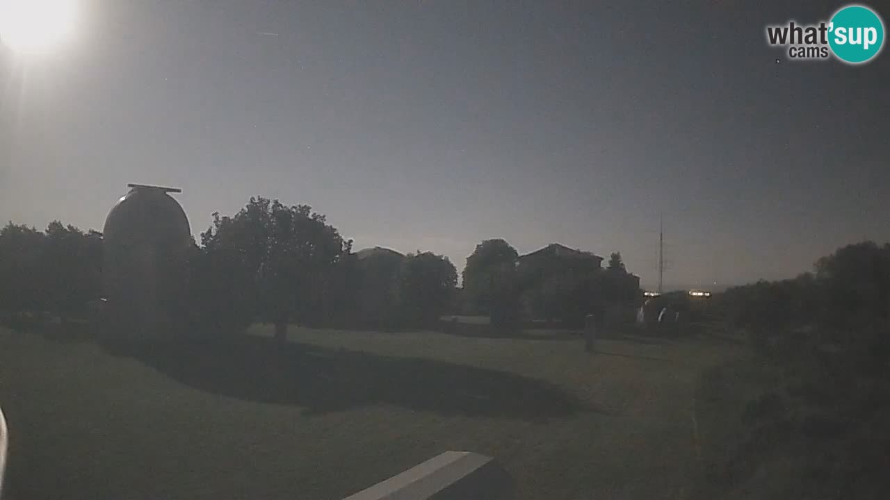 Višnjan-Observatorium Live Webcam – Explore the Sky, Asteroids, Comets, and Meteoroids