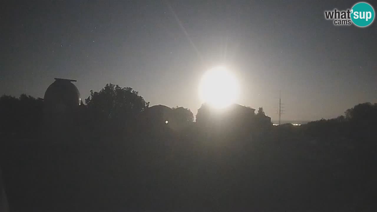 Webcam live dell’Osservatorio di  – Esplora il cielo, gli asteroidi, i comete e i meteoroidi.