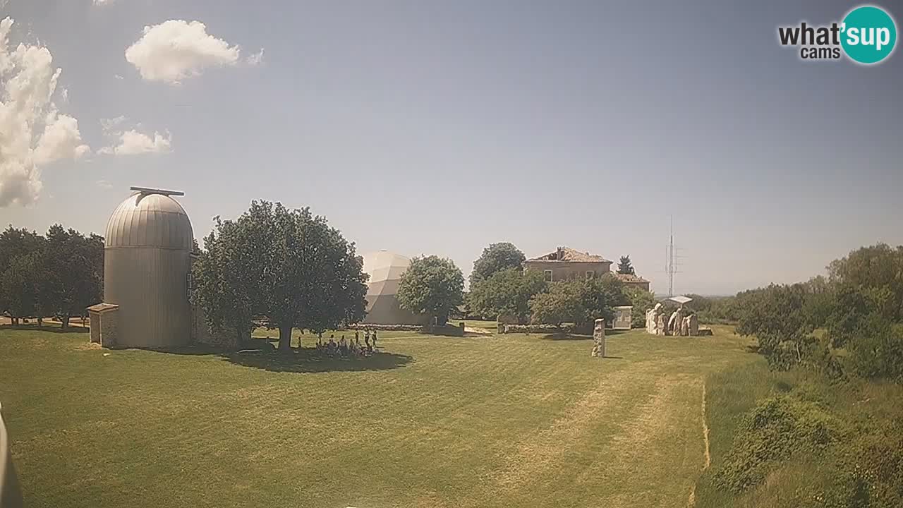 Višnjan Observatory Live Webcam – Explore the Sky, Asteroids, Comets, and Meteoroids