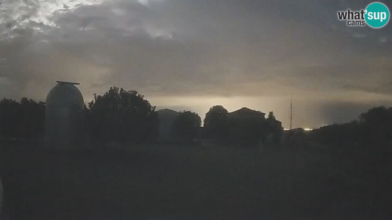 Webcam en direct de l’Observatoire de Višnjan – Explorez le ciel, les astéroïdes, les comètes et les météoroïdes