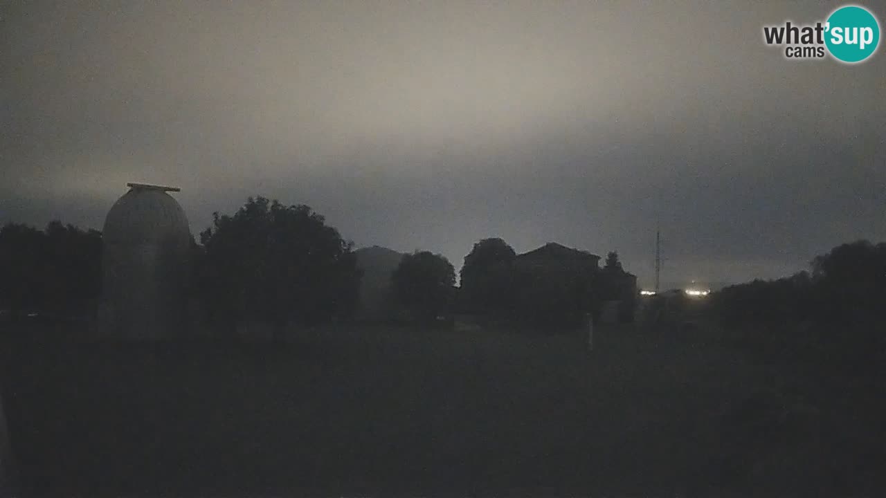 Webcam live dell’Osservatorio di  – Esplora il cielo, gli asteroidi, i comete e i meteoroidi.