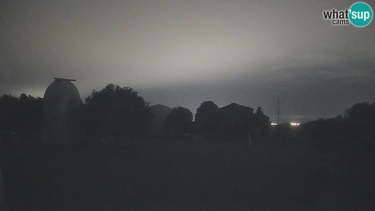 Webcam live dell’Osservatorio di  – Esplora il cielo, gli asteroidi, i comete e i meteoroidi.