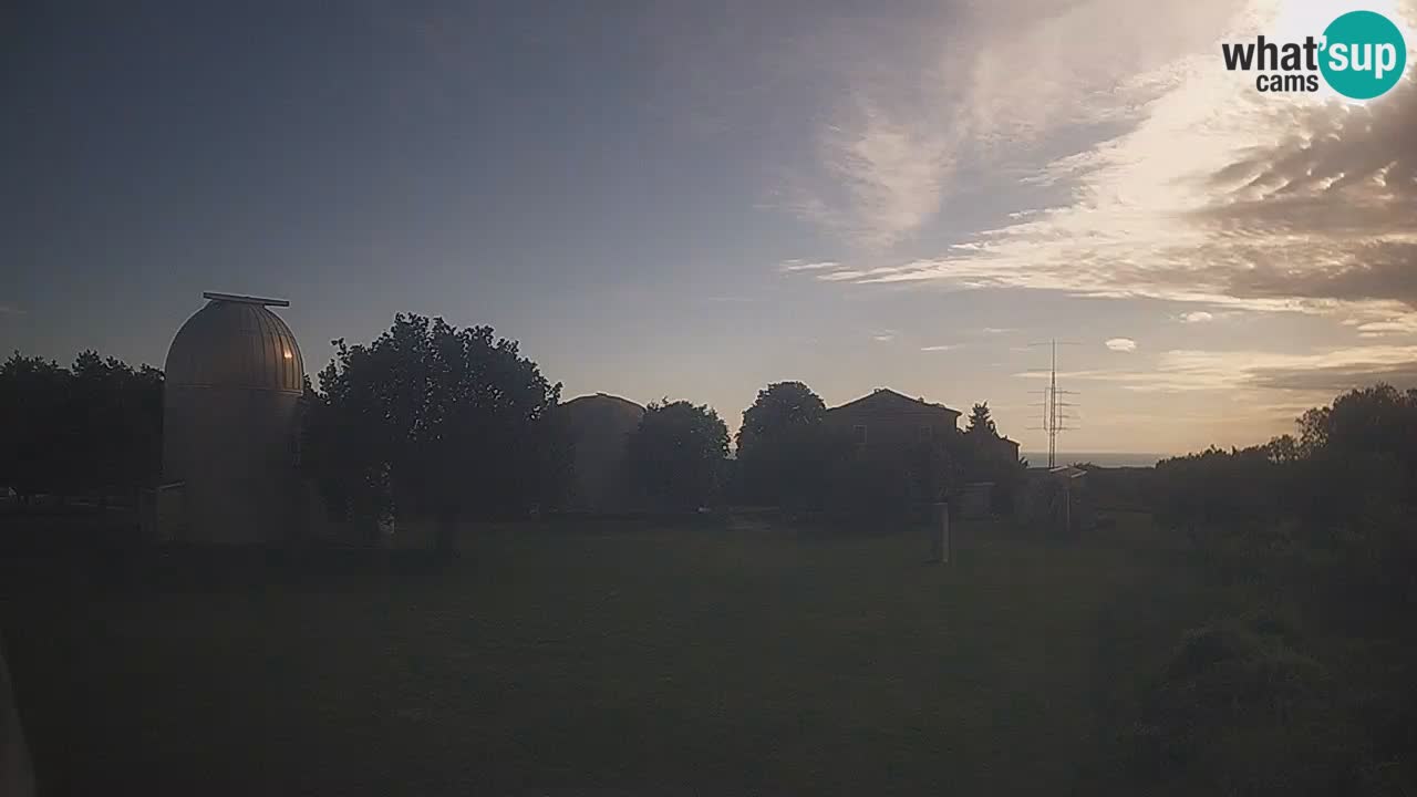 Webcam en direct de l’Observatoire de Višnjan – Explorez le ciel, les astéroïdes, les comètes et les météoroïdes