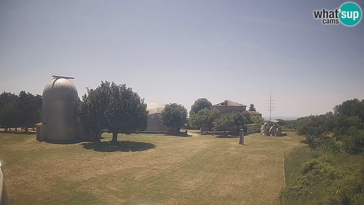 Webcam en direct de l’Observatoire de Višnjan – Explorez le ciel, les astéroïdes, les comètes et les météoroïdes