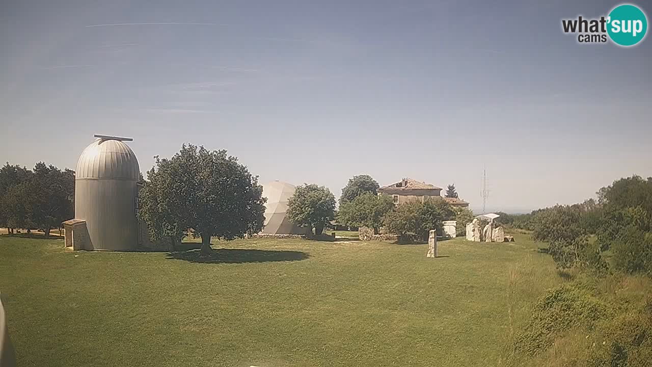 Webcam en direct de l’Observatoire de Višnjan – Explorez le ciel, les astéroïdes, les comètes et les météoroïdes