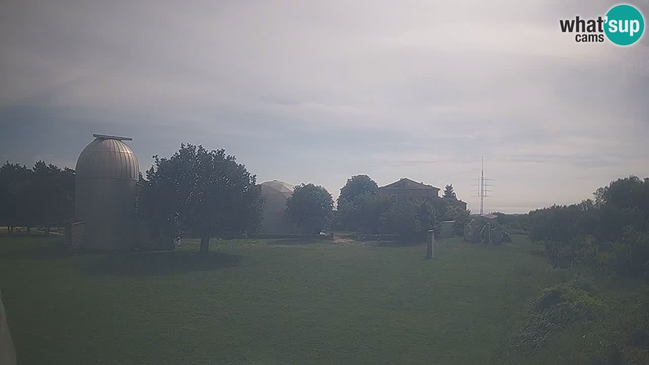 Webcam en direct de l’Observatoire de Višnjan – Explorez le ciel, les astéroïdes, les comètes et les météoroïdes