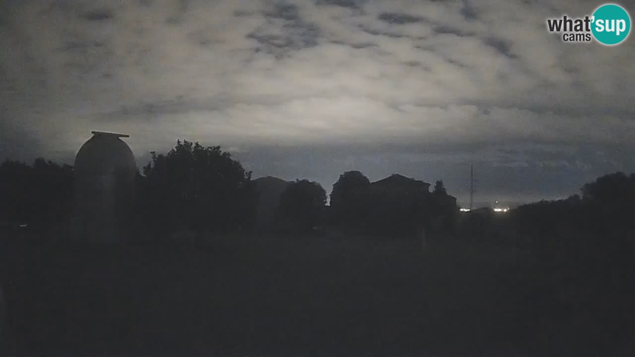 Webcam live dell’Osservatorio di  – Esplora il cielo, gli asteroidi, i comete e i meteoroidi.