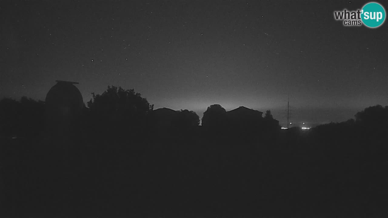 Webcam live dell’Osservatorio di  – Esplora il cielo, gli asteroidi, i comete e i meteoroidi.