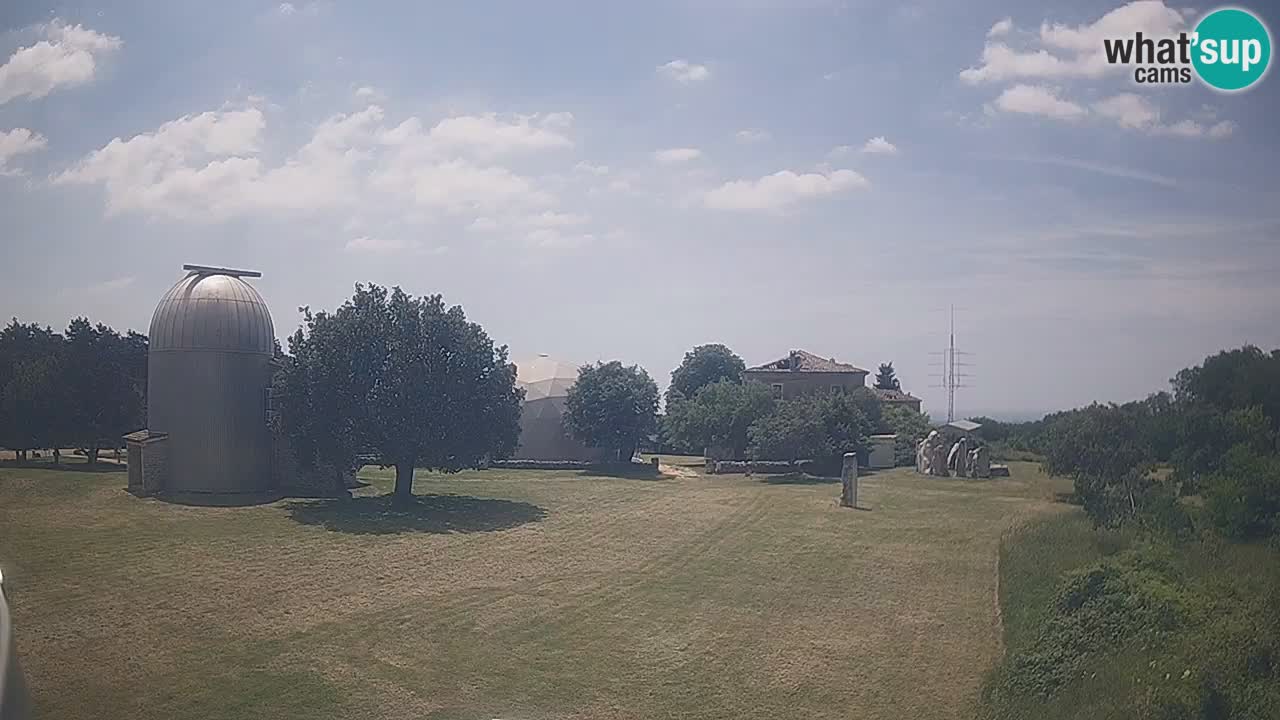 Webcam en direct de l’Observatoire de Višnjan – Explorez le ciel, les astéroïdes, les comètes et les météoroïdes