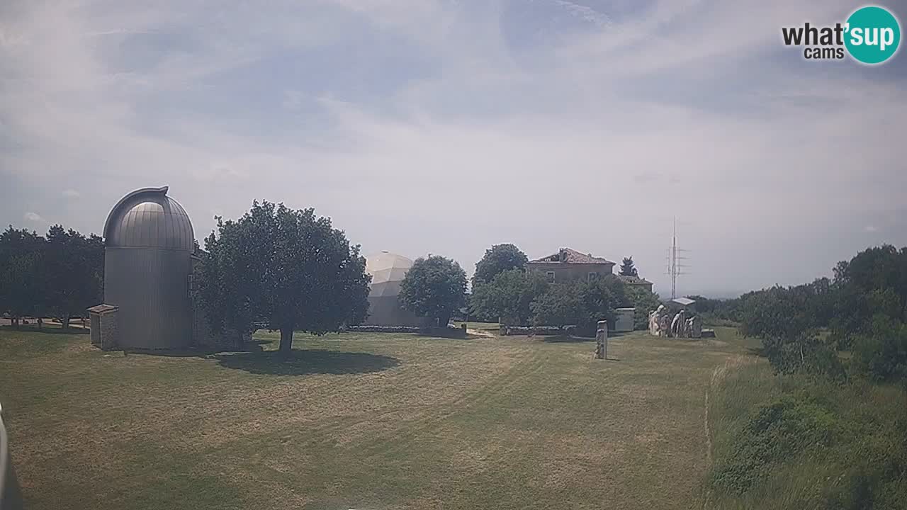 Webcam en direct de l’Observatoire de Višnjan – Explorez le ciel, les astéroïdes, les comètes et les météoroïdes