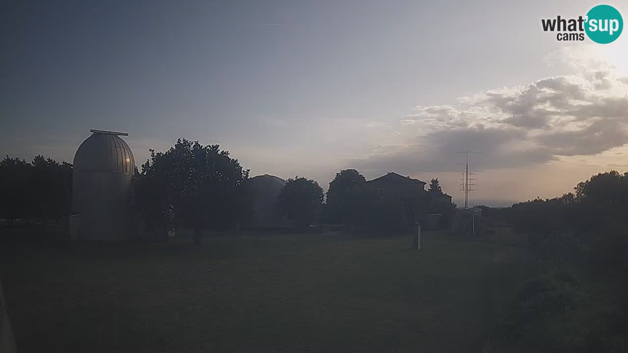 Webcam en direct de l’Observatoire de Višnjan – Explorez le ciel, les astéroïdes, les comètes et les météoroïdes