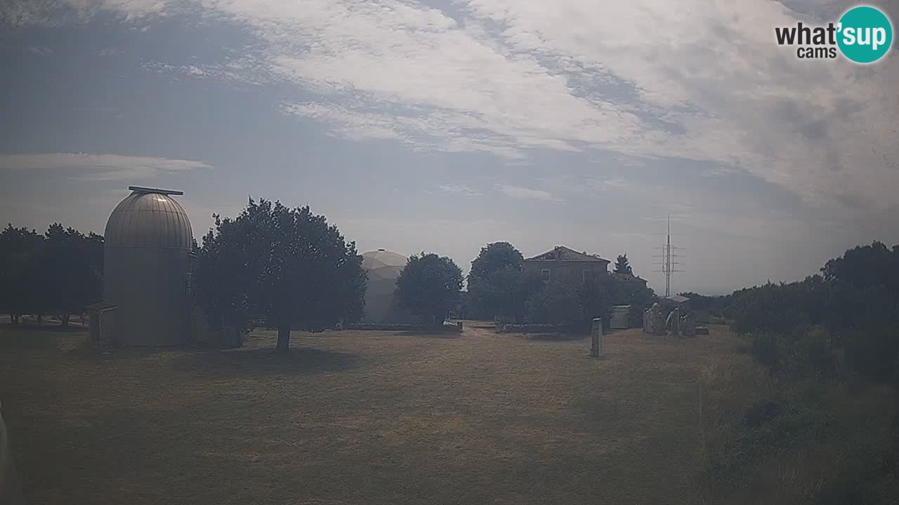 Webcam live dell’Osservatorio di  – Esplora il cielo, gli asteroidi, i comete e i meteoroidi.