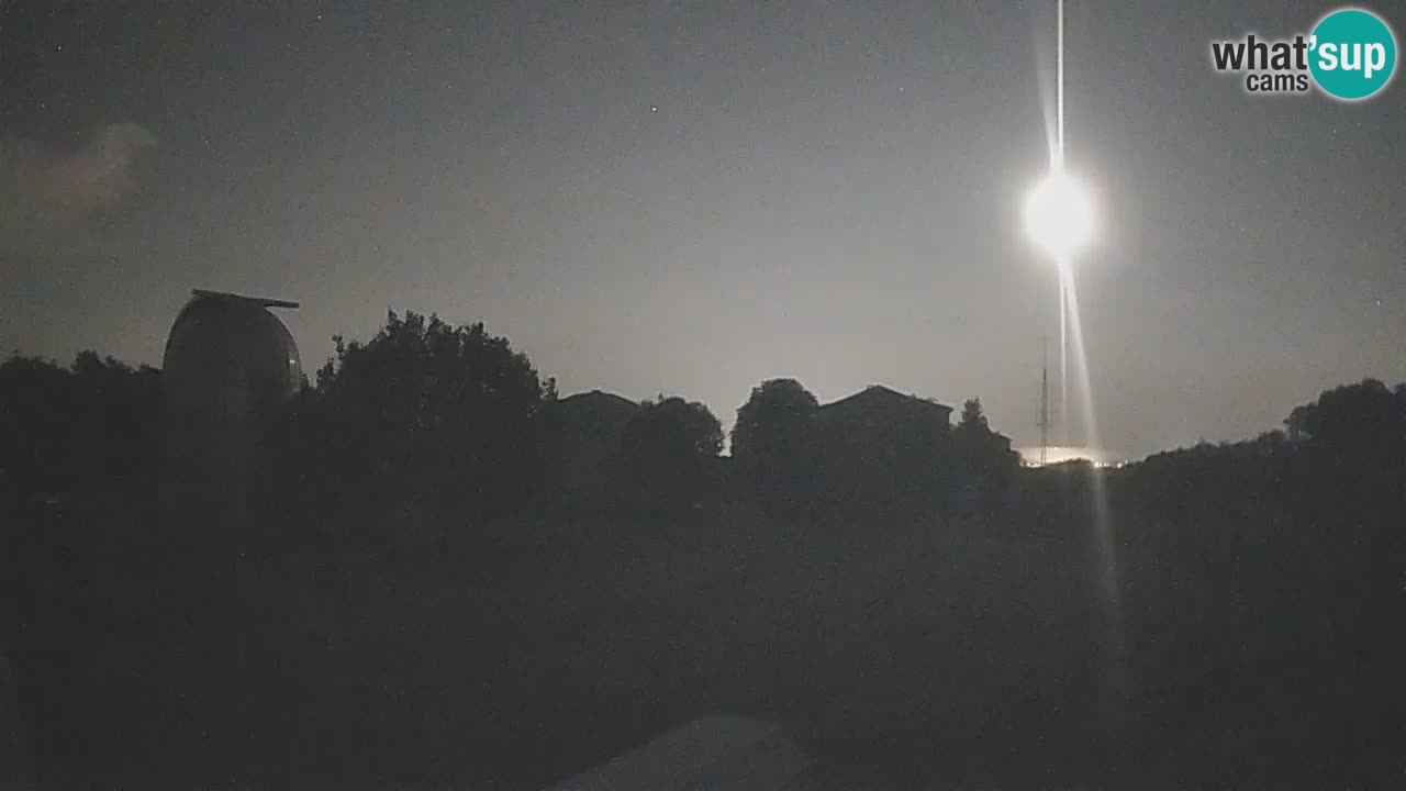 Webcam live dell’Osservatorio di  – Esplora il cielo, gli asteroidi, i comete e i meteoroidi.