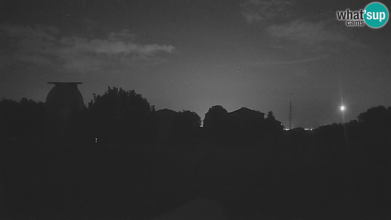 Webcam live dell’Osservatorio di  – Esplora il cielo, gli asteroidi, i comete e i meteoroidi.