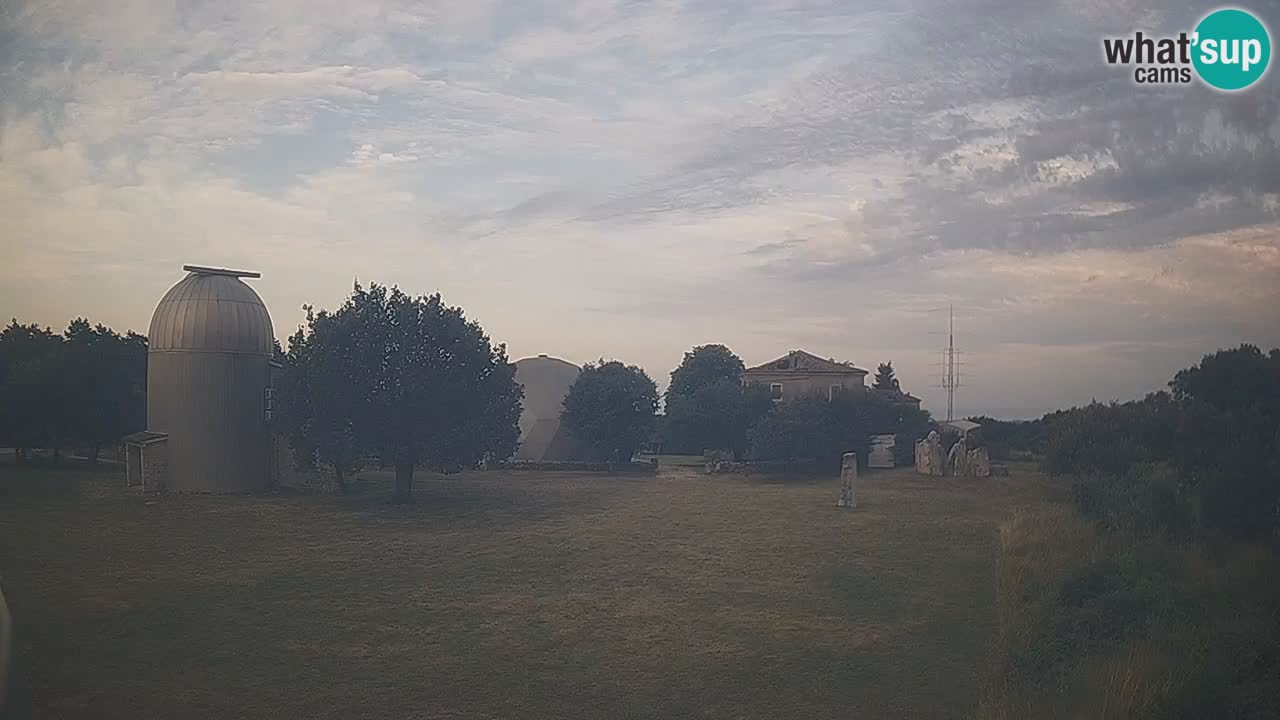 Webcam en direct de l’Observatoire de Višnjan – Explorez le ciel, les astéroïdes, les comètes et les météoroïdes