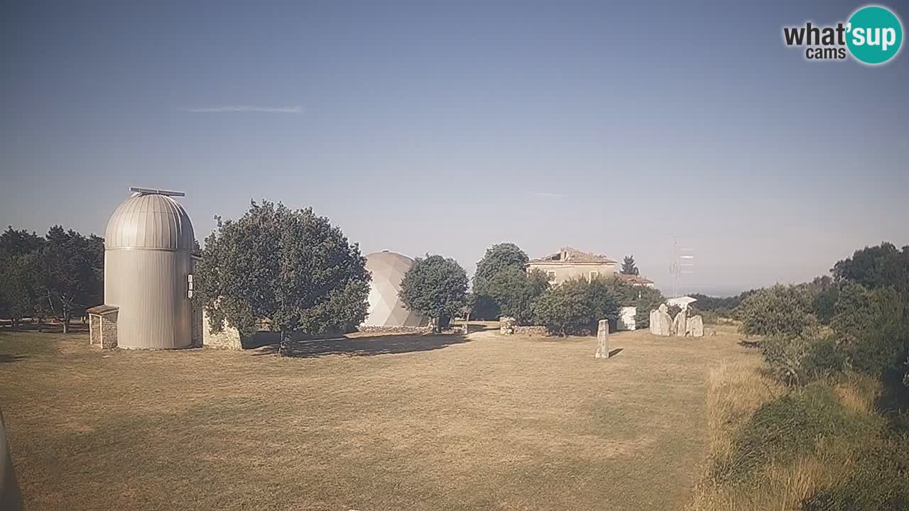 Webcam en direct de l’Observatoire de Višnjan – Explorez le ciel, les astéroïdes, les comètes et les météoroïdes