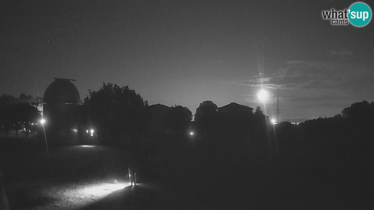 Webcam live dell’Osservatorio di  – Esplora il cielo, gli asteroidi, i comete e i meteoroidi.