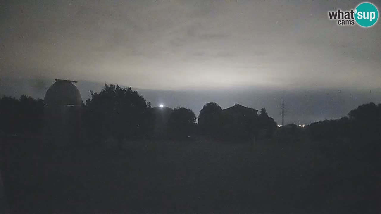 Webcam live dell’Osservatorio di  – Esplora il cielo, gli asteroidi, i comete e i meteoroidi.