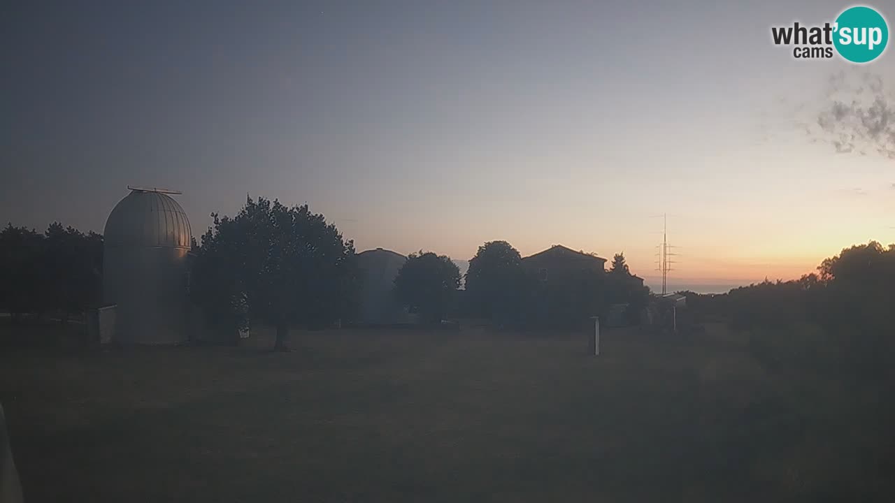 Webcam en direct de l’Observatoire de Višnjan – Explorez le ciel, les astéroïdes, les comètes et les météoroïdes