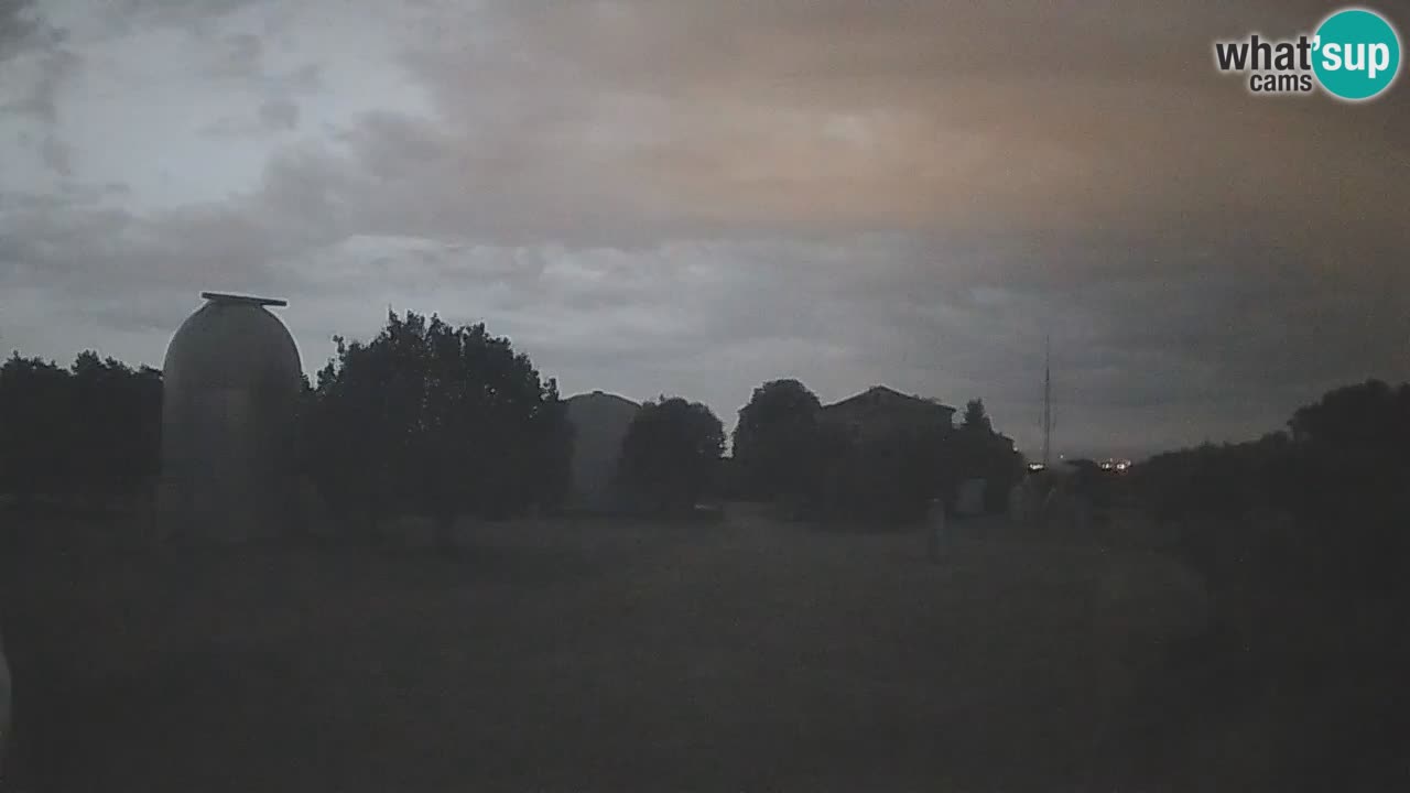 Webcam en direct de l’Observatoire de Višnjan – Explorez le ciel, les astéroïdes, les comètes et les météoroïdes