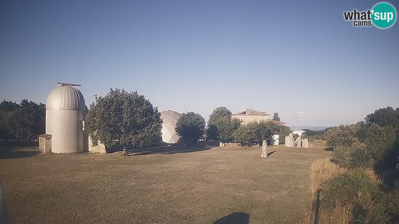 Višnjan-Observatorium Live Webcam – Explore the Sky, Asteroids, Comets, and Meteoroids