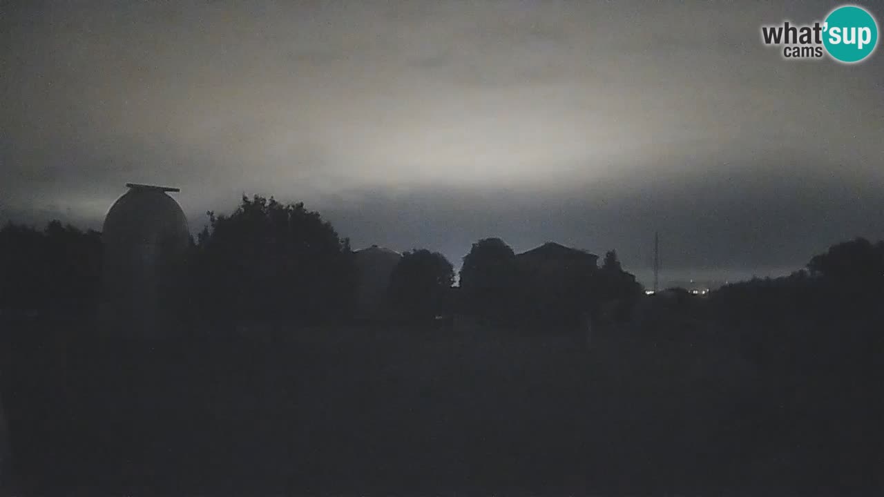 Webcam live dell’Osservatorio di  – Esplora il cielo, gli asteroidi, i comete e i meteoroidi.