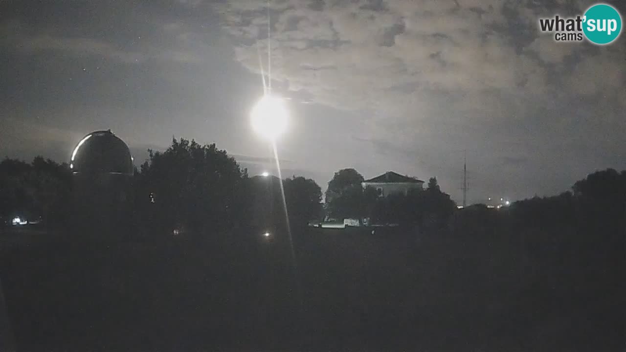 Višnjan-Observatorium Live Webcam – Explore the Sky, Asteroids, Comets, and Meteoroids