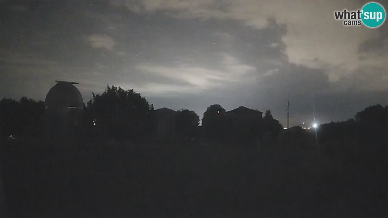 Webcam live dell’Osservatorio di  – Esplora il cielo, gli asteroidi, i comete e i meteoroidi.