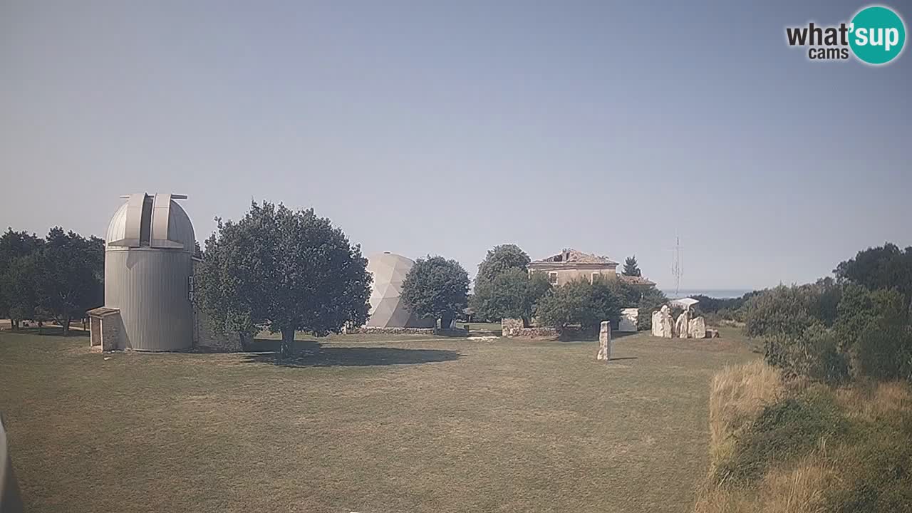 Webcam en direct de l’Observatoire de Višnjan – Explorez le ciel, les astéroïdes, les comètes et les météoroïdes