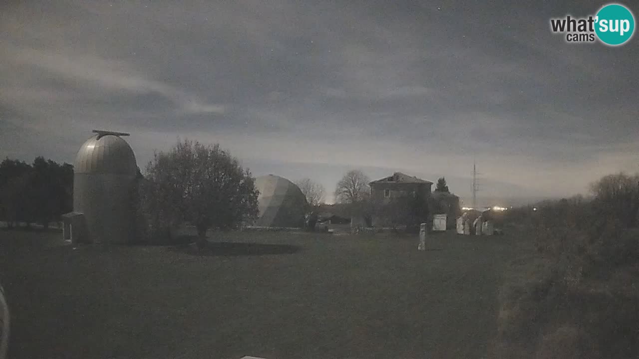 Observatorij Višnjan spletna kamera – Odkrivajte nebo, asteroide, komete in meteorite
