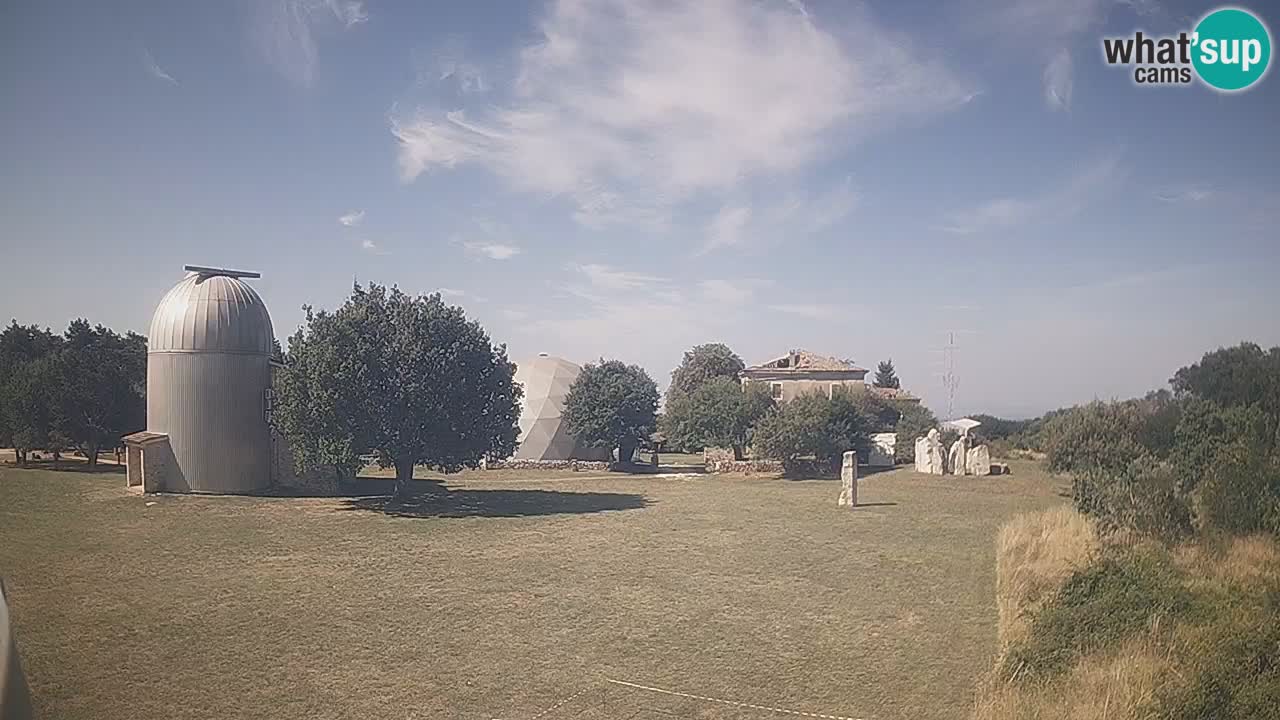 Webcam live dell’Osservatorio di  – Esplora il cielo, gli asteroidi, i comete e i meteoroidi.