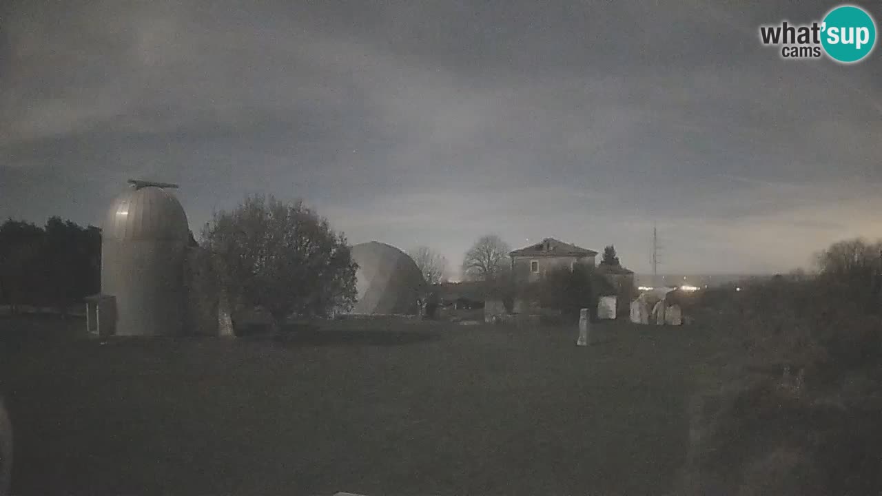 Višnjan-Observatorium Live Webcam – Explore the Sky, Asteroids, Comets, and Meteoroids