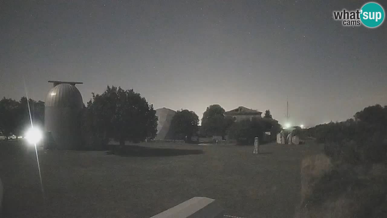 Višnjan-Observatorium Live Webcam – Explore the Sky, Asteroids, Comets, and Meteoroids